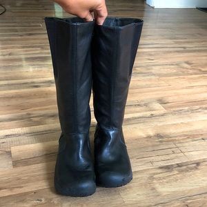 Keen Silverton Tall Women’s 7.5 Black Leather Boots